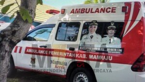 Wujudkan Visi Mamuju KEREN, Bupati Mamuju Mulai Distribusikan Mobil Ambulance ke Kecamatan