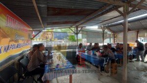 Jum’at Curhat Kapolres Batanghari dengar Curhatan Warga Komplek SMA Muara Bulian