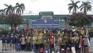 Tim Bukit Asam Summit Trekking Mulai Ekspedisi ke 6 Gunung