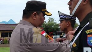 Kapolres Kapuas Hulu Pimpin Apel Gelar Pasukan Operasi Keselamatan Kapuas-2023