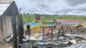 Tim Satreskrim Polres Kapuas Hulu Sudah Melaksanakan Olah TKP Terhadap Kebakaran Satu Unit Gudang Pertanian di Nanga Suruk