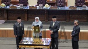 Jawaban Gubernur atas Pandangan Umum Fraksi-Fraksi DPRD Sumsel Terhadap Empat Raperda