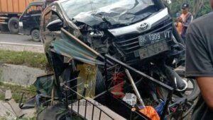 Diduga Kurang Hati-hati Avanza Tabrak Betor di Perbaungan, 3 Orang Masuk RS