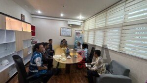 Peduli Instalasi Kelistrikan Masyarakat, PLN dan Bupati Tanjung Jabung Barat Buka Pemahaman Pentingnya SLO dan Kemudahan Layanan Kelistrikan Lewat PLN Mobile