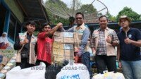 Aksi Cepat Tanggap PLN UP3 Lahat Salurkan Bantuan Korban Banjir Bandang Lahat Bersama YBM PLN