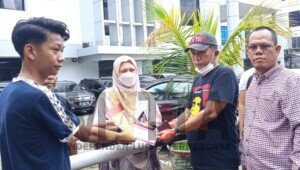 Gedung BPK RI Sumsel Disambangi Puluhan Aktivis