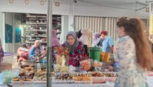 Hari Kedua Ramadhan, Pasar Bedug Simpang Polda Ramai