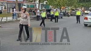 AKP Muthe Pimpin Personil Satlantas Polres Prabumulih Siaga di Pasar Bedug