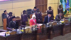 Herman Deru Sampaikan Pidato Pengantar Pengajuan 4 Reperda di Paripurna DPRD Sumsel