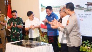 Banyak Serap Tenaga Kerja Lokal, Herman Deru Dukung Pengembangan Pabrik Keramik PT Arwana