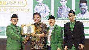 Berhasil Syiarkan Islam Melalui Program Rumah Tahfidz, Herman Deru Dapat Penghargaan Tokoh Terbaik dari DPP PUI