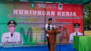 Gubernur Kalbar Sutarmidji dan Bupati Kapuas Hulu Fransiskus Diaan Resmikan Masjid Raudhatul Jannah di Kecamatan Semitau