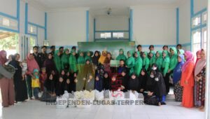 Persit Kartika Chandra Kirana Ranting 4 Yonif 644 Adakan Bakti Sosial Gandeng SD Tahfiz Al – Hidayah Putussibau