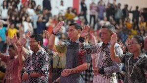 Kebaktian Kebangunan Rohani Oiukumene di Gedung Indoor Volly Putussibau, Bupati: Merawat Keharmonisan di Kapuas Hulu