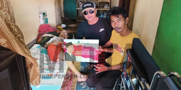 Warga Purwakarta Dapatkan Batuan Sosial Kursi Roda dari JQR Jabar