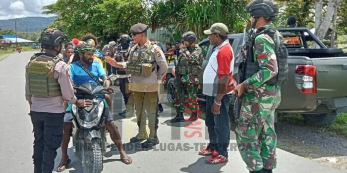 Yakinkan Yalimo Aman dan Kondusif, Satgas Yonif R 142/KJ Gelar Sweeping Gabungan