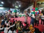 Safari Ramadan, Gubernur Khofifah Berikan 1.700 Paket Bantuan dan Santunan Anak Yatim Piatu di Tulungagung