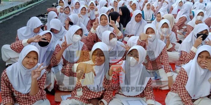Ribuan Pelajar Purwakarta Ikuti Penulisan Mushaf Al-Qur’an