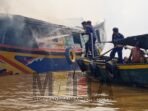 Jukung Terbakar, Empat ABK dan Serang Selamat