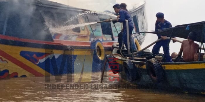 Jukung Terbakar, Empat ABK dan Serang Selamat