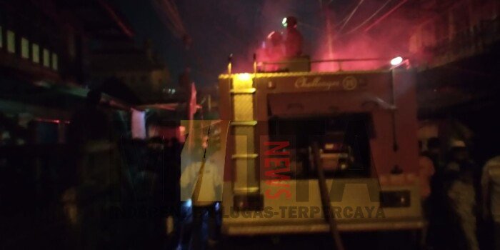Tiga Bangunan Ludes Terbakar Usai Tarawih