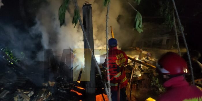 Kandang Kambing Murdi Ludes Dilahap Si Jago Merah