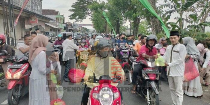 Ramadan ke-25, BMT Pahlawan Tulungagung Bagikan Ratusan Takjil