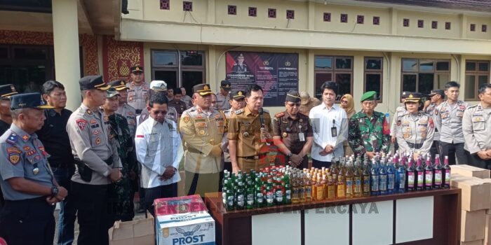 Apel Pasukan Ops Ketupat 2023 Polres Prabumulih, Pemusnahan Ribuan Miras dan Petasan