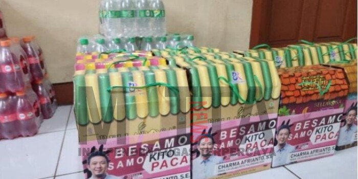 Charma Afrianto Bagikan Ratusan Bingkisan Lebaran