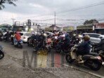 Selasa Sore, Pemudik Mulai Terlihat di Jalan Raya Cinunuk-Cileunyi Kabupaten Bandung