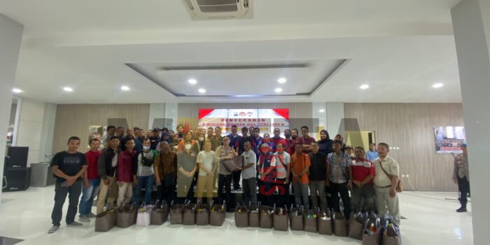 Jelang Idul Fitri 1444 H, Polres Tulungagung Bagikan Bingkisan Lebaran