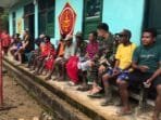 Moment Lebaran, Satgas Yonif 143/TWEJ Undang Masyarakat Pedalaman Papua