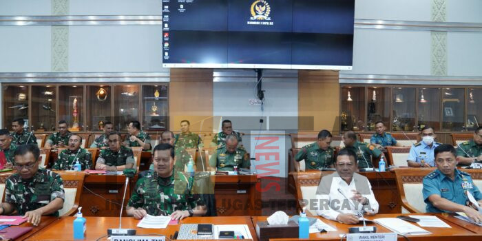 Panglima TNI Bersama Wamenhan RI Hadiri Raker DPR RI Bahas Hibah Rantis Bushmaster Dari Australia