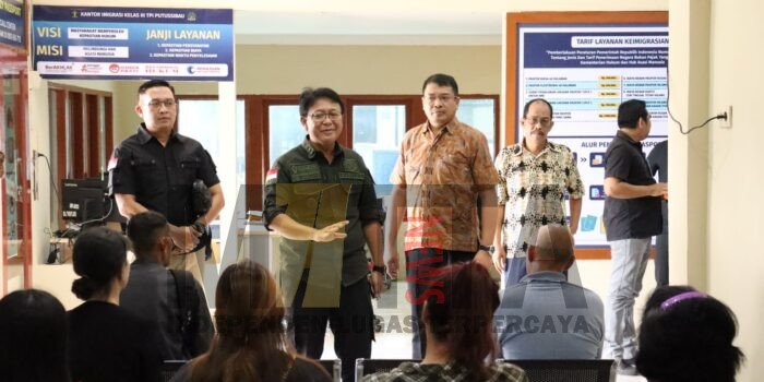 Kunjungi Kanim Putussibau, Kadivmin Kanwil Kemenkumham Kalbar Tinjau Pelayanan dan Berikan Penguatan Pembangunan ZI