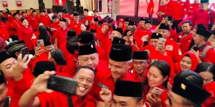 Kulo nuwun’ Jawa Timur, Capres Ganjar Pranowo Beri Semangat Ribuan Kader Banteng