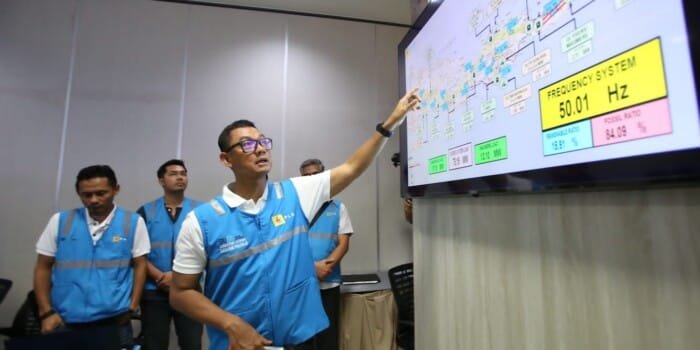 Siaga KTT ASEAN, Dirut PLN Kawal Langsung Sistem Kelistrikan Lewat Command Center di Labuan Bajo