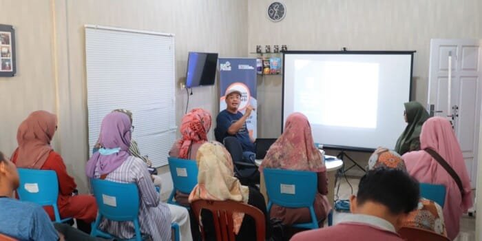 Tingkatkan Nilai Kompetitif UMKM, Rumah BUMN Jambi Beri Pelatihan Desain Promosi Bagi UMKM Binaan PLN