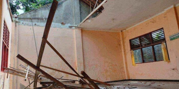Ruang Kelas SD di Tulungagung Ambruk, Begini Curhatan Seorang Guru