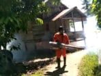 Antisipasi DBD, Dinkes Mamuju Fogging Rumah Warga di Desa Pokkang