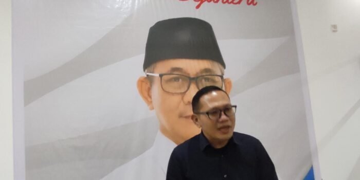 Cabut Baliho, Ketua Tim Pemenangan Cagub Heri Amalindo Protes