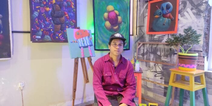 Lakukan Pameran Tunggal, Adit Ajak Seniman Berani Pamerkan Karyanya.