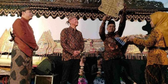 Hadiri Wayang Kulit di Desa Tanggulwelahan, Wabup Tulungagung: Semar Mbangun Kahyangan