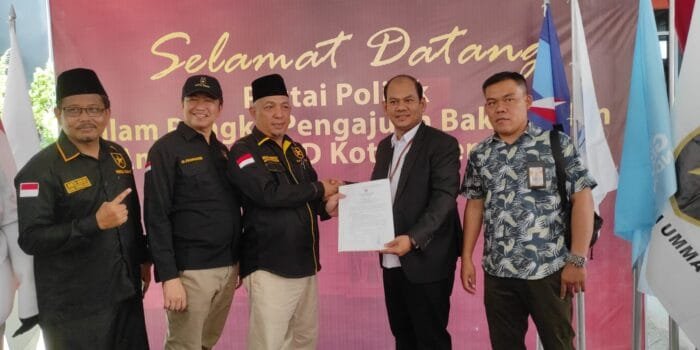 Antarkan berkas Bacaleg, Partai Ummat targetkan 8 kursi