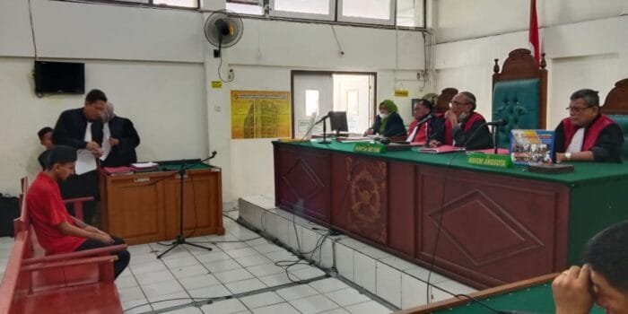 Kurir Ganja 33 Kg Lintas Provinsi, Dituntut 13 Tahun Penjara