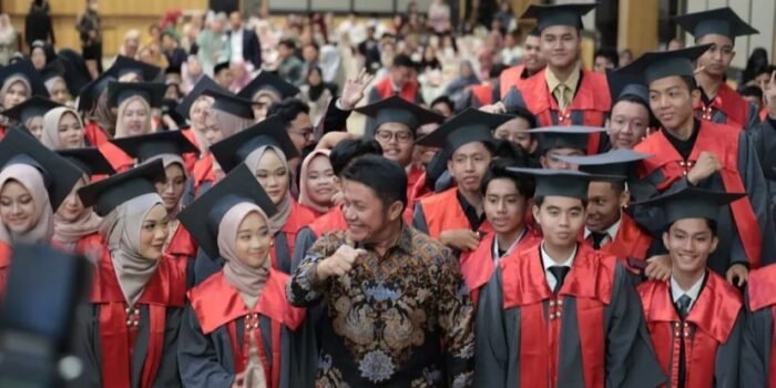 HD Hadiri Wisuda Al-Furqon Palembang