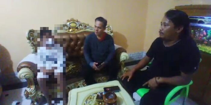Ribut Sesama Anak, Bapak Ikut-Ikutan Mengancam
