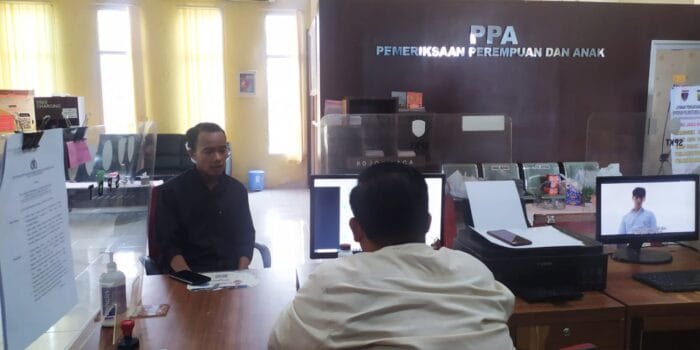 Dibegal 10 Pemuda, Motor Ditendang, Punggung dan Kepala Dibacok