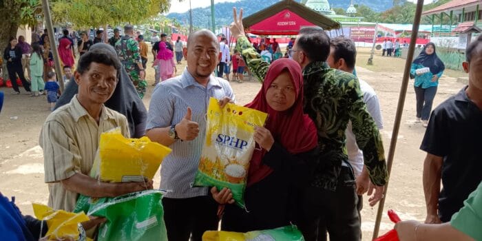 Bulog Putussibau Suplai Beras untuk Kodim 1206/Psb, Bazar di Pembukaan TMMD Imbangan Ke – 116