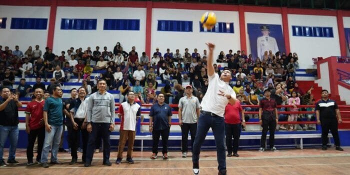 Open Turnamen Bola Voli HUT Kota Putussibau ke 128 Tahun, Bupati: Hadir Pemain Nasional Yolla Yuliana