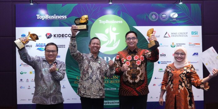 Jalankan CSR Inovatif, PTBA Borong 3 Penghargaan TOP CSR Awards